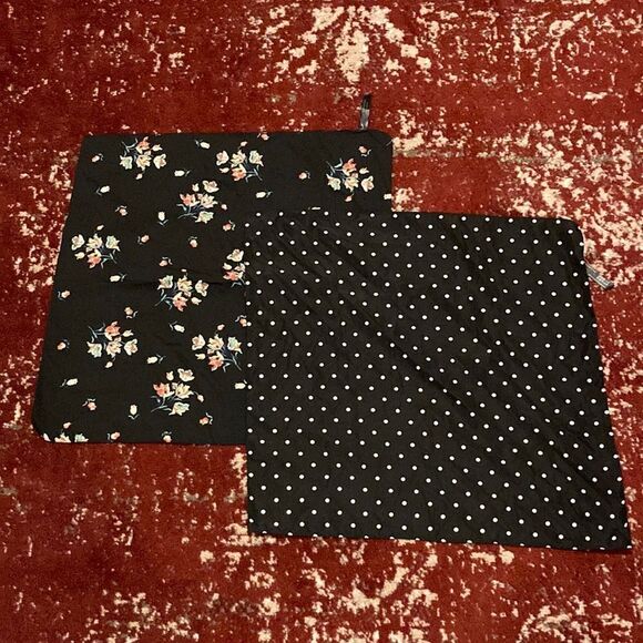 Set of 2 Handkerchiefs NWOT - Picture 1 of 5